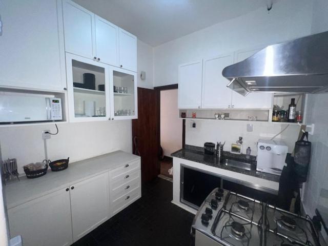 Apartamento Leblon - 200 Mts Da Praia! *